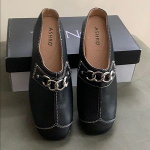 NEW Clog Mule style Flat Shoe Black Size 9